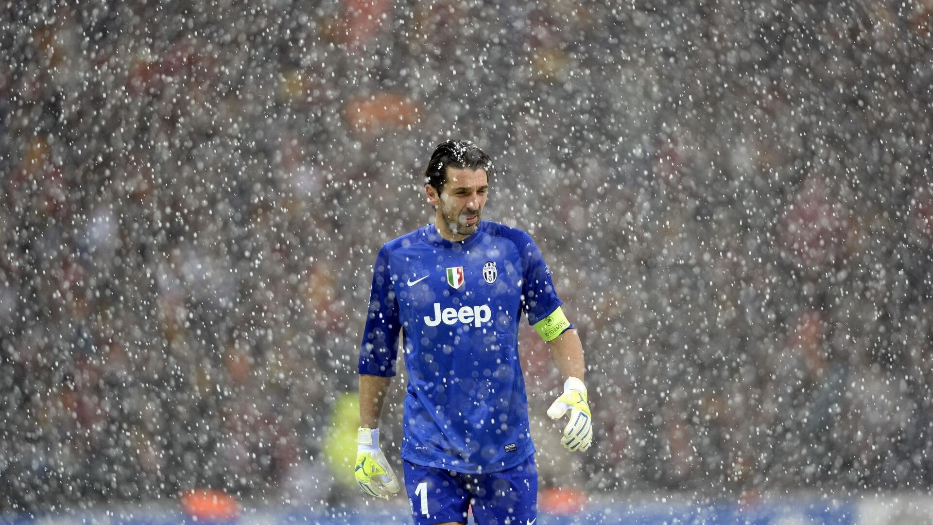 福特的视野与传球精度,令全黑队的进攻更具威胁,福特 esport